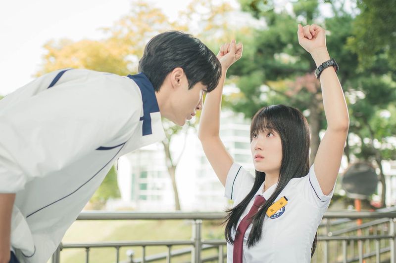 Lovely Runner, Drama Romantis yang Penuh Air Mata dan Kejutan